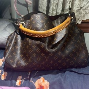 Large LV bag pm size